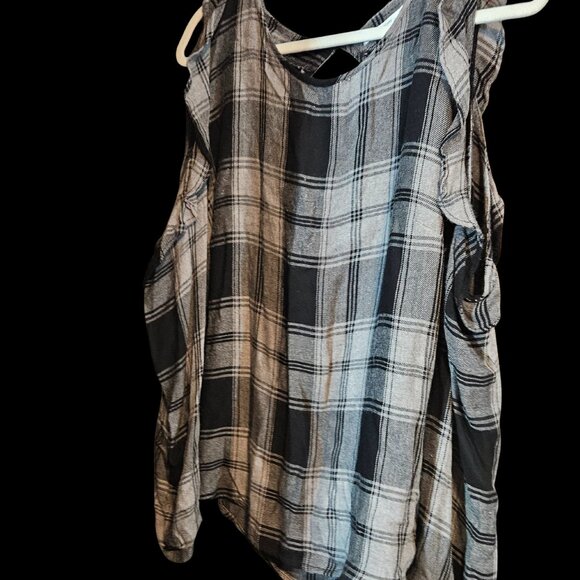 Maurices Black & Gray Plaid Cold Shoulder Top Size Large - Picture 3 of 6